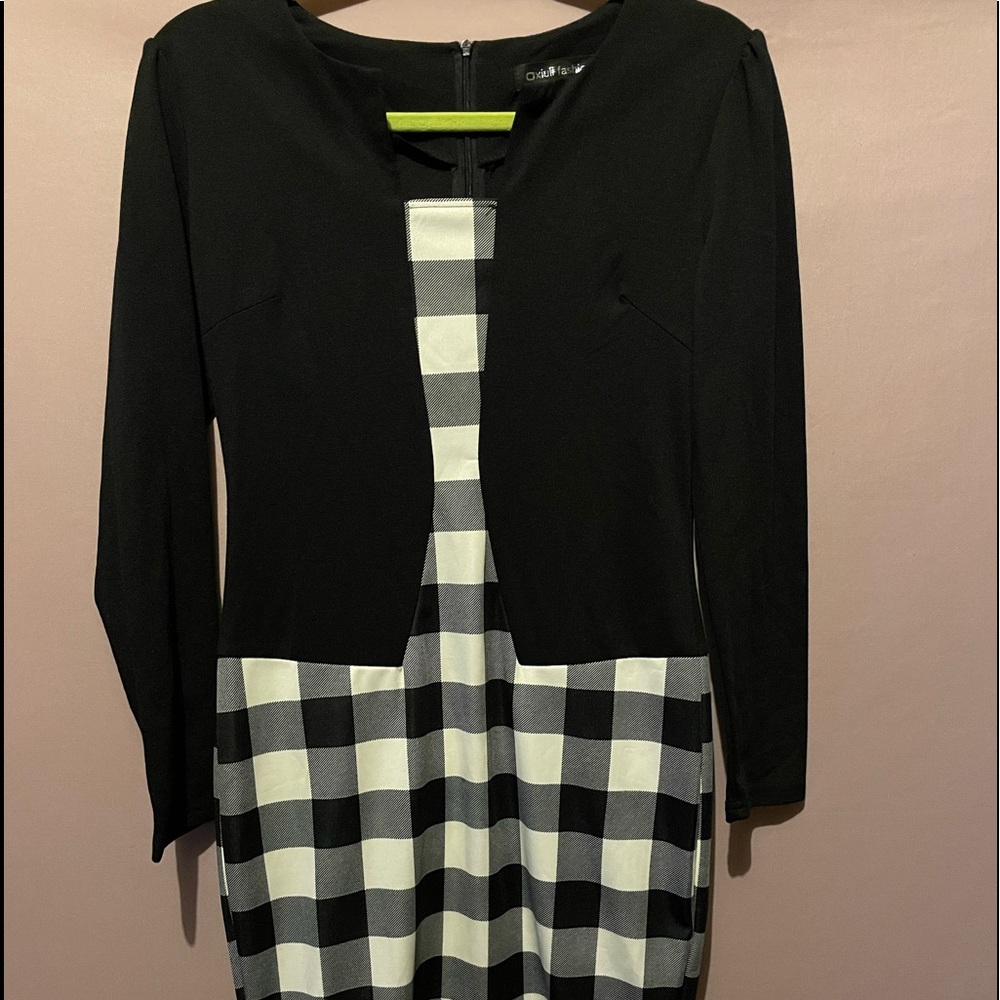 NWT OUXIULI FASHION BLACK AND WHITE CHECKERS DRESS.